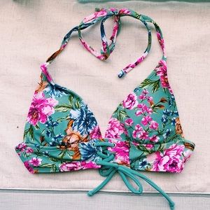 Floral bikini top!